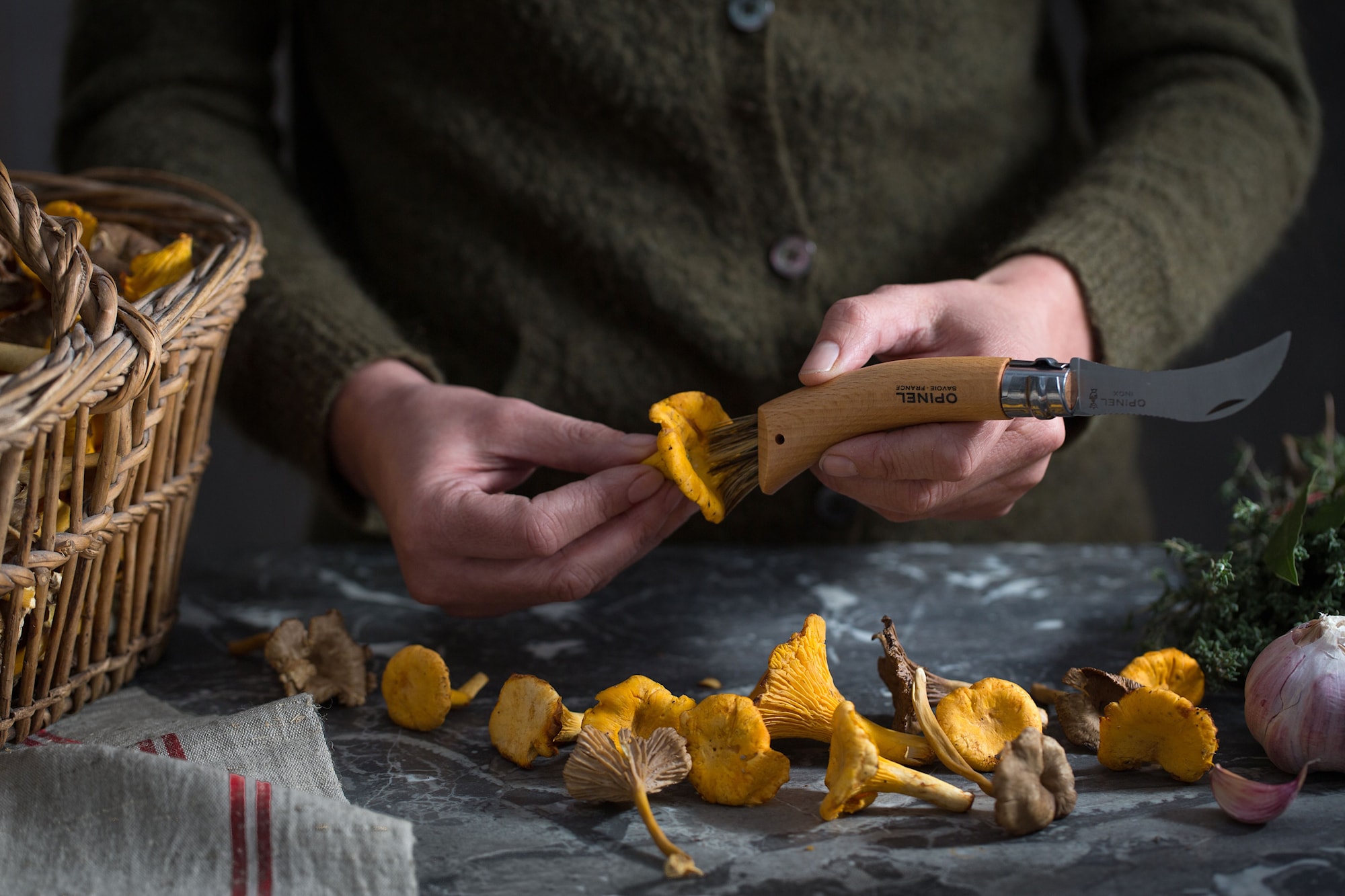 Opinel 8 i action.jpeg