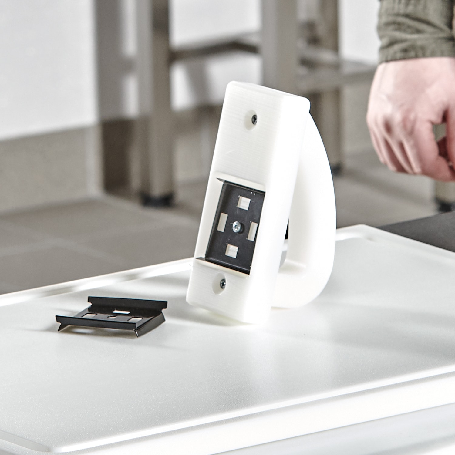 Landig rengjøringshøvel for skjærebrett