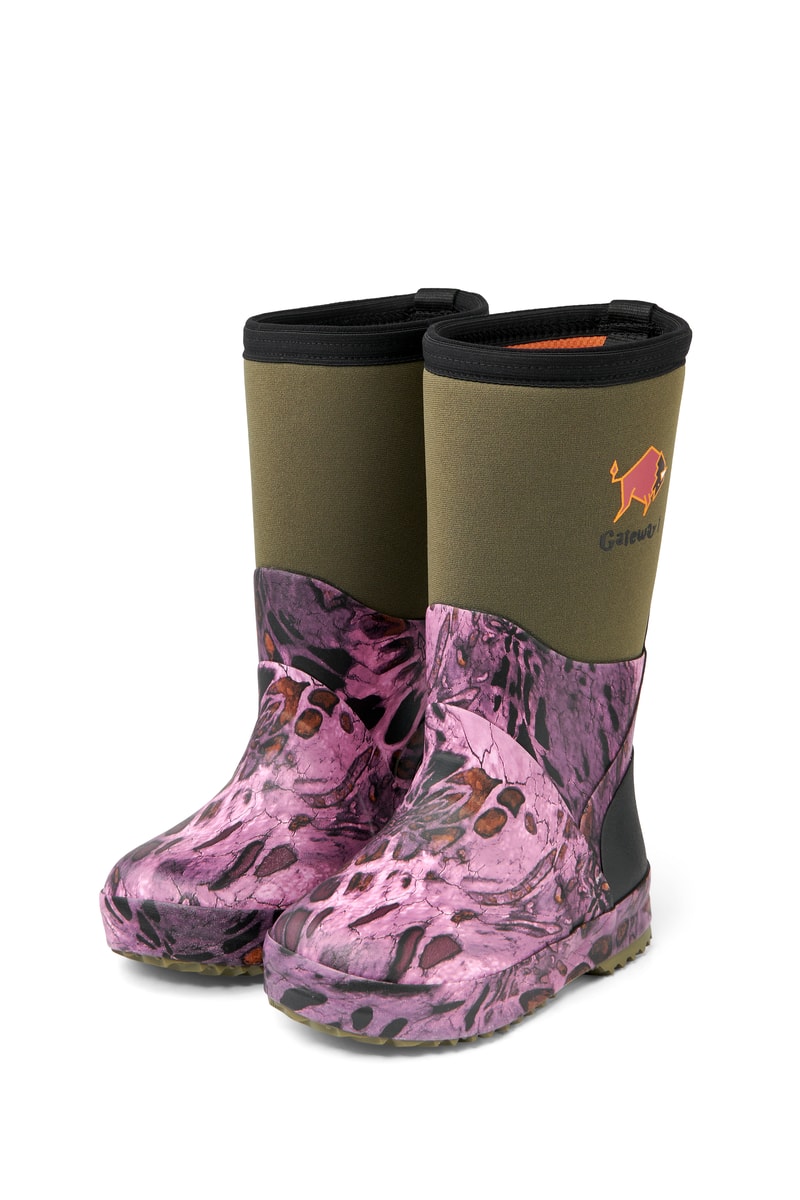 Wetland kids-100101090-2033Pink out_2.jpg