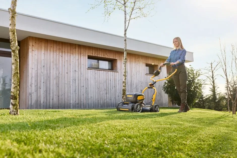 ca42410d9b92c876f360c108a5cd28c68887a_Multiclip747