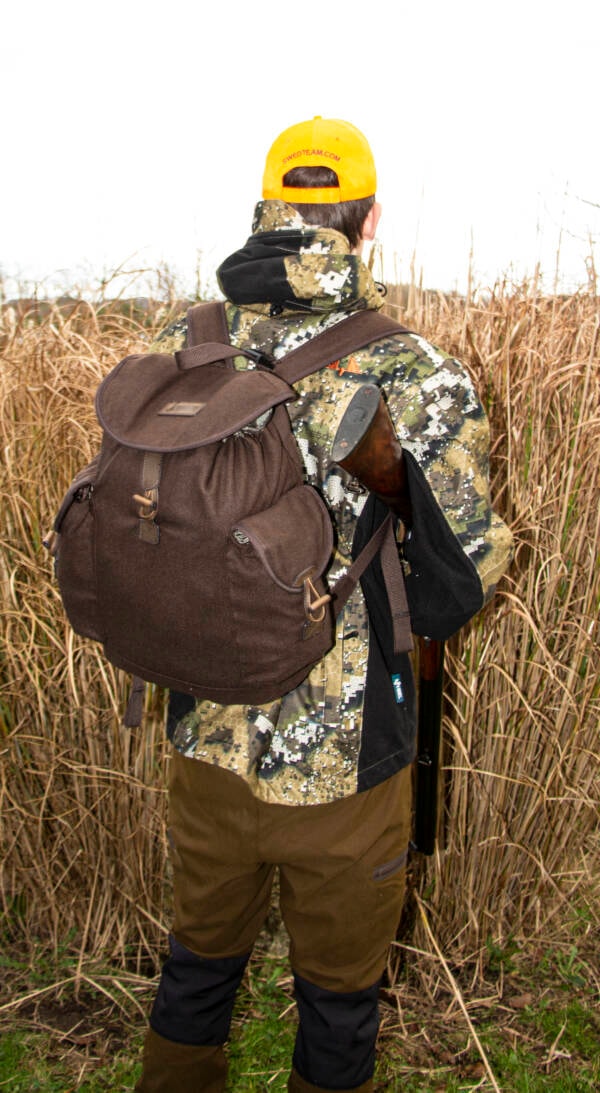 10201151801-Backpack-Arvid-Classic-jpg-600x1093[1]