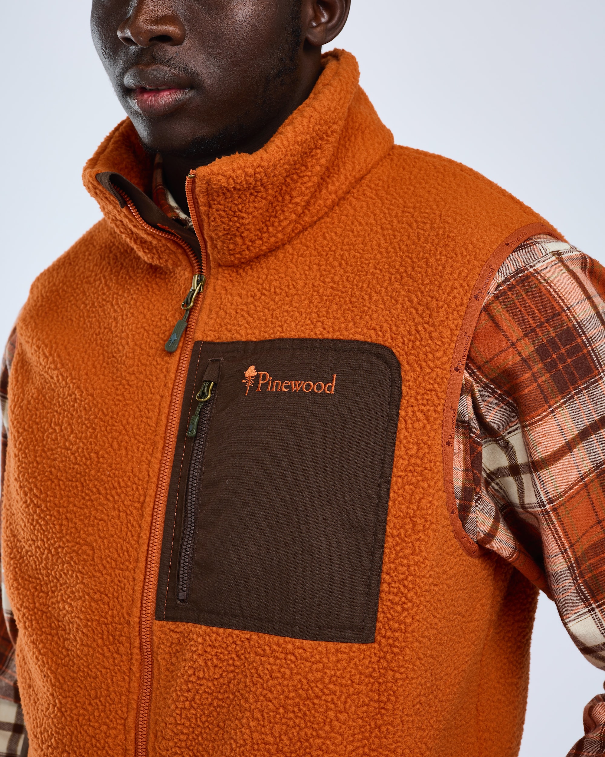 5266-852-24_Pinewood.jpg