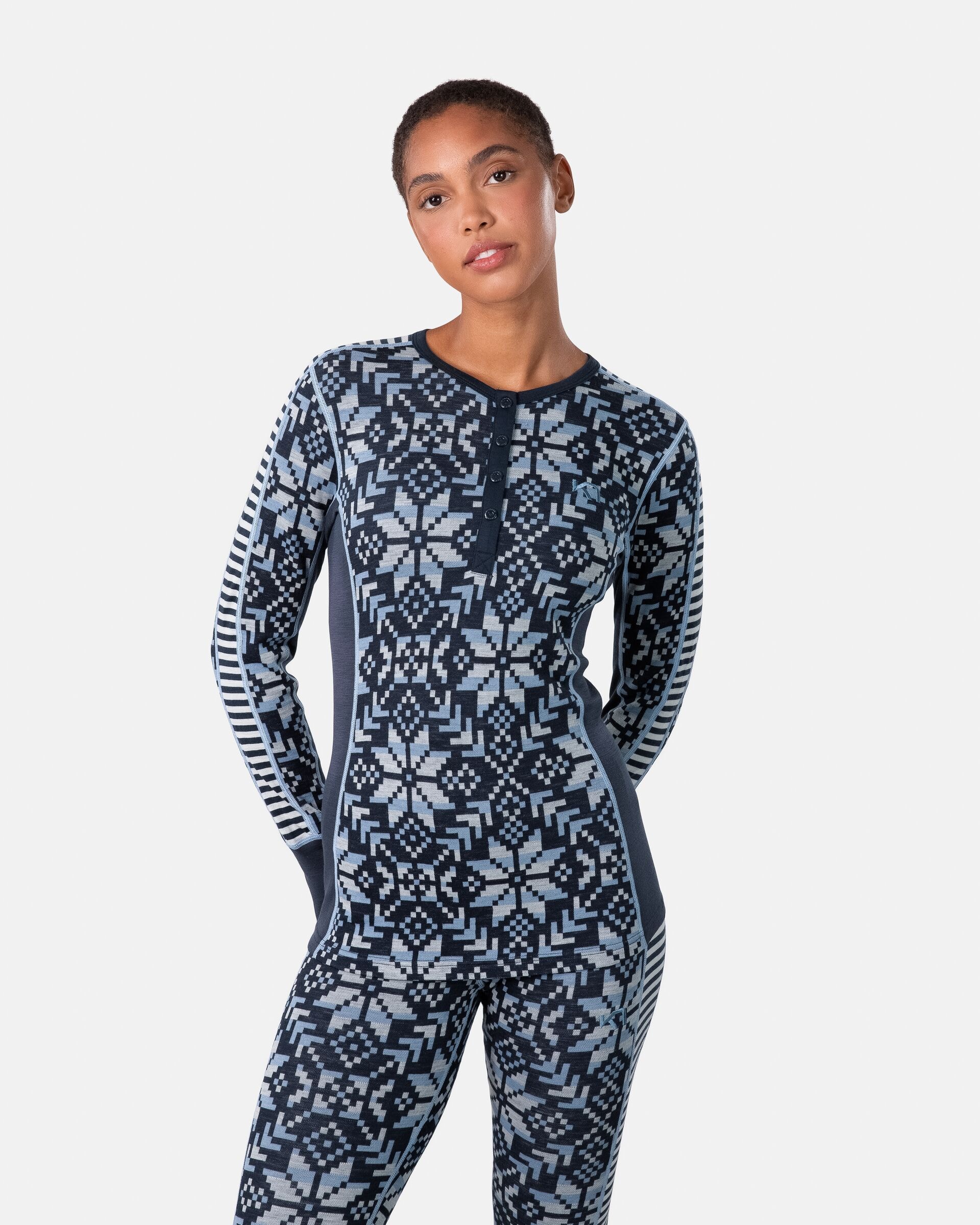 Low%20Resolution-622914_Roy_Model_1-3f40363ab9[1].