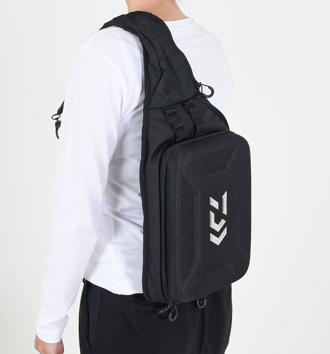 KFT DAIWA Fishing Bag Beg pancing Beg Mancing Beg Daiwa Sling Bag Crossbody  Bag Waterproof Black