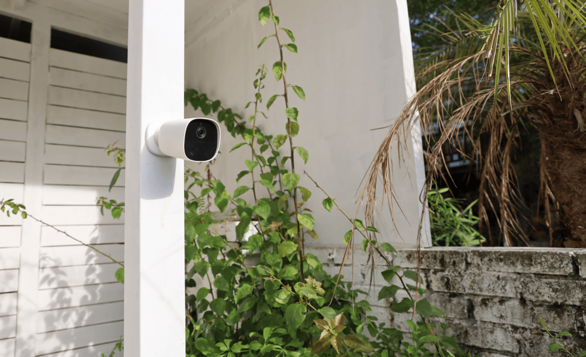 1200x732_Desktop_-_Product_Feature_-_BatCam_Outdoo