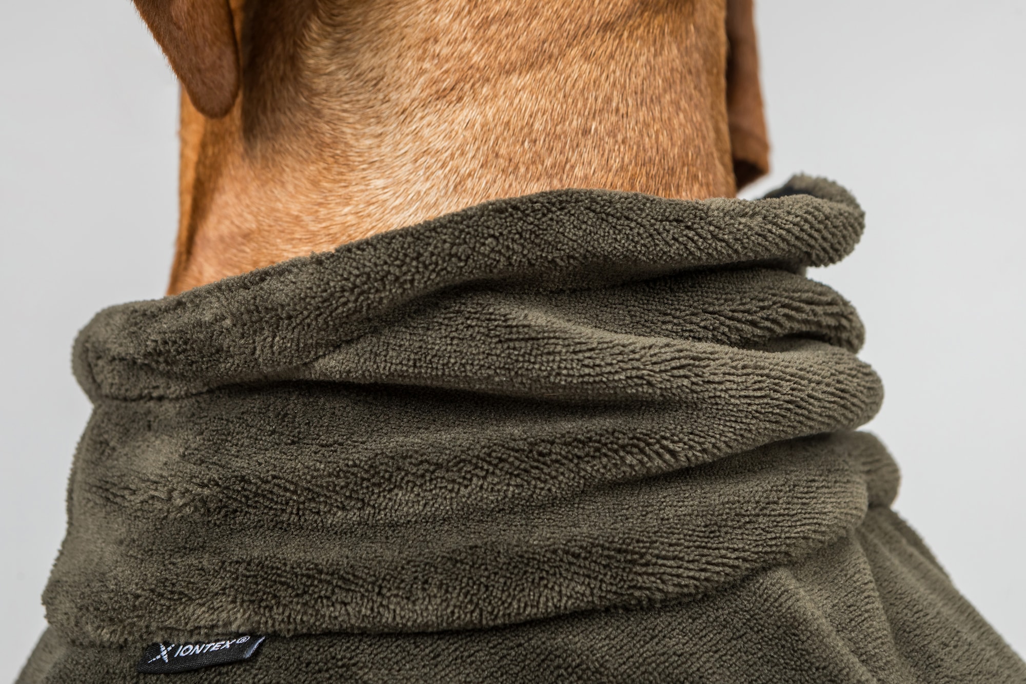 3241 BAY Dry Dog Coat Olive Detail 06.jpg