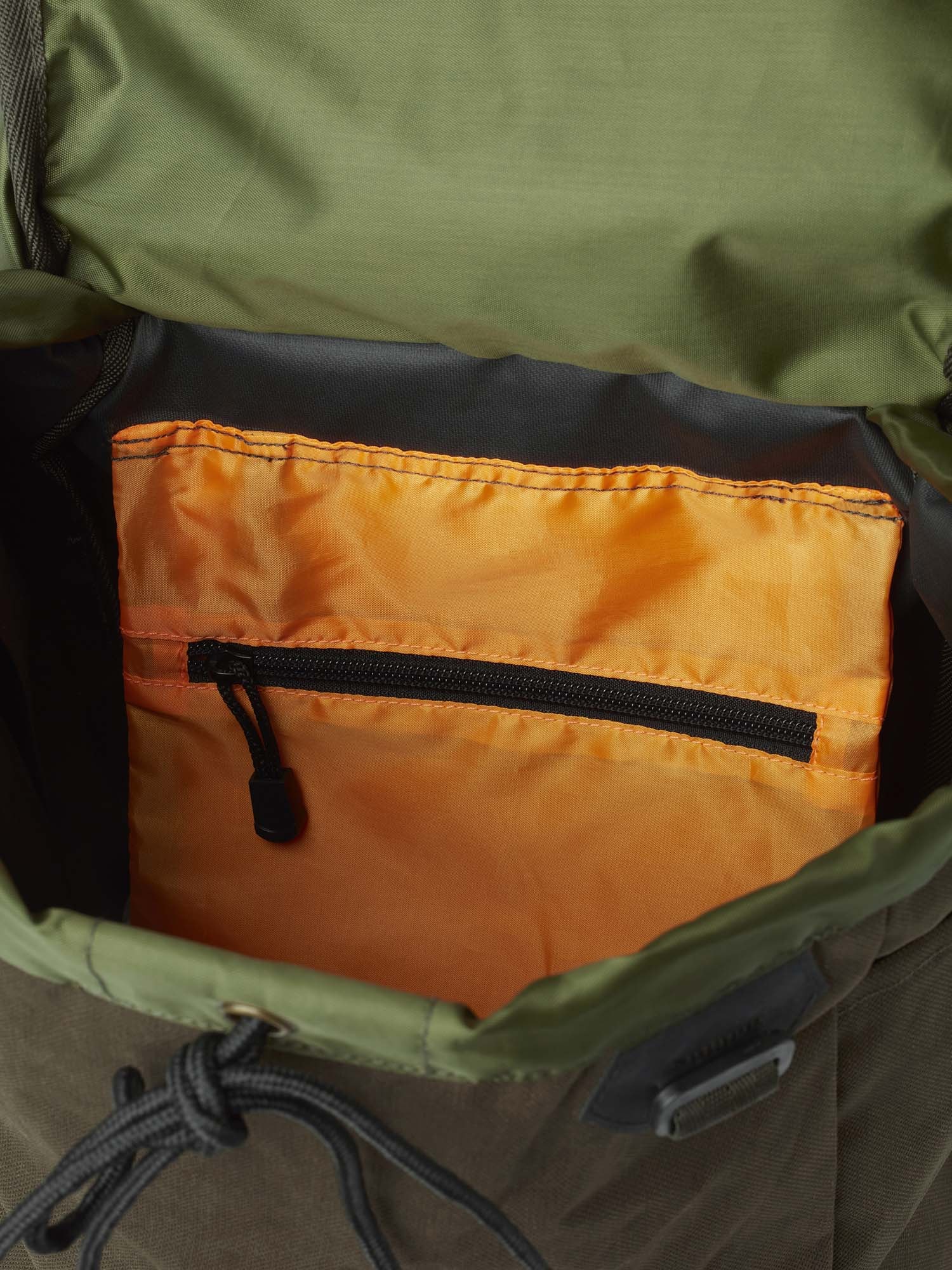 Chair Back Pack 35L 3.jpg