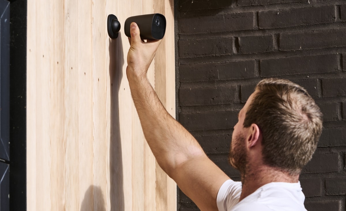 1200x732_Desktop_-_Product_Feature_-_Bat_Cam_Insta