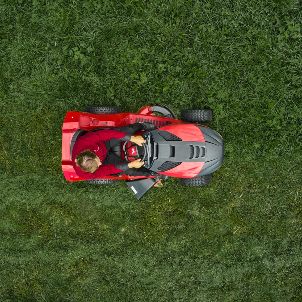 127727-tractor-t22-111-4-hds-a-v2-webshop-mood-4.j