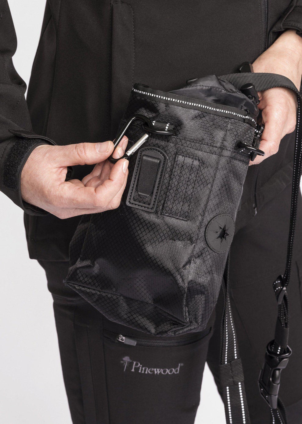 1106-400-23_Pinewood-Dog-Sports-Bag-Small-Black_65