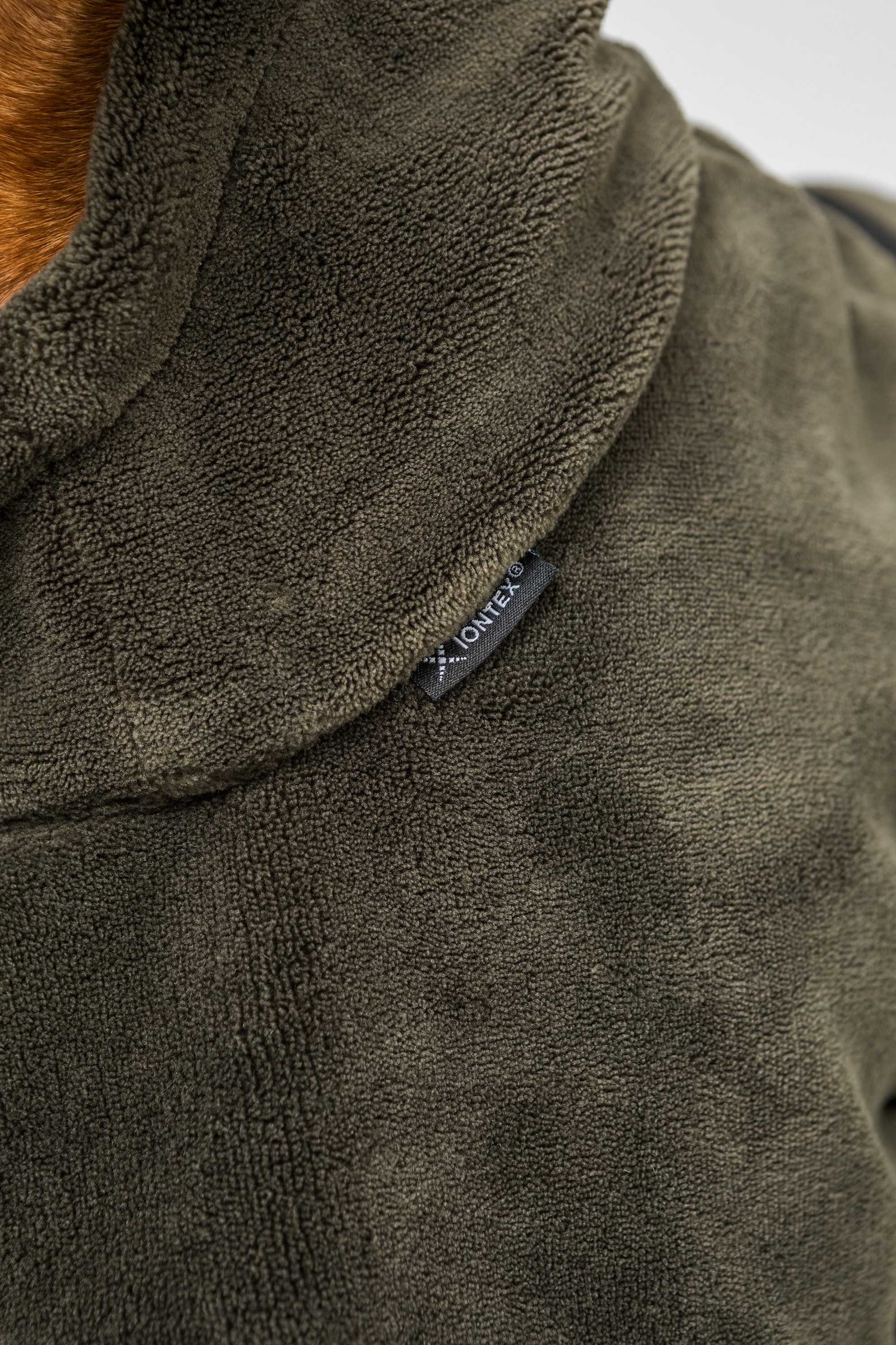 3241 BAY Dry Dog Coat Olive Detail 03.jpg