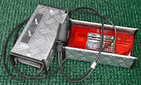 Vollständige Beleuchtungseinheit mit 7-poligem Stecker und Nebelscheinwerfer-Schutz für Anhänger