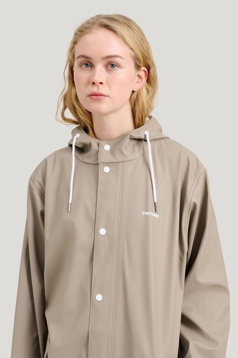 212_aeaf65b8a6_wings-rainjacket-men-women-model-8-