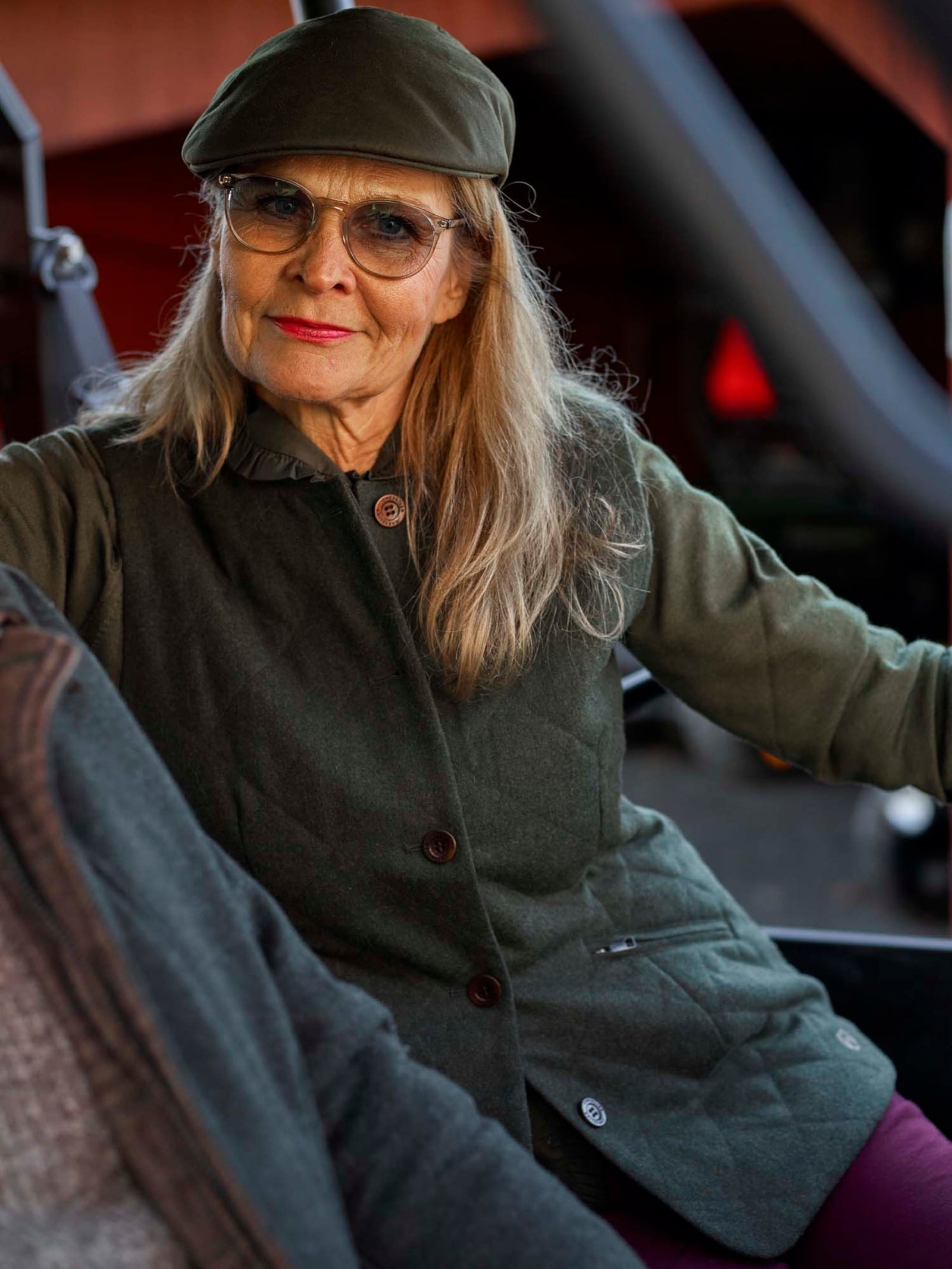 1030066-6003-allington-fill100-tweed-vest-women[1]