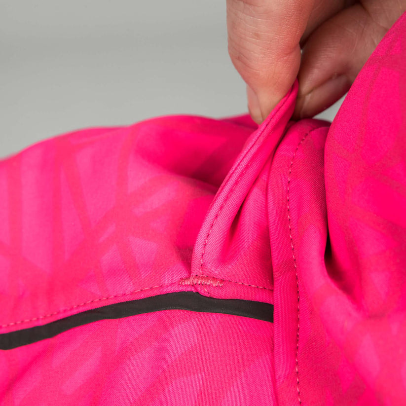 3245BARKSoftshellDogCoat_LowsettailBrightPinkDetai
