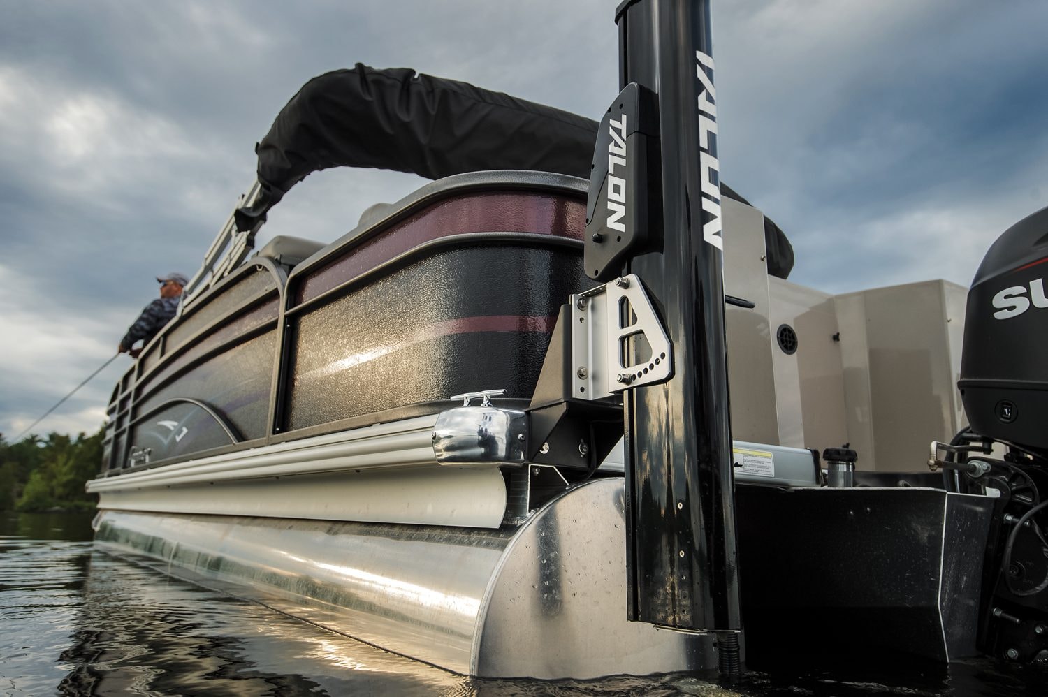 Talon-Pontoon-Bracket-Lifestyle.jpg