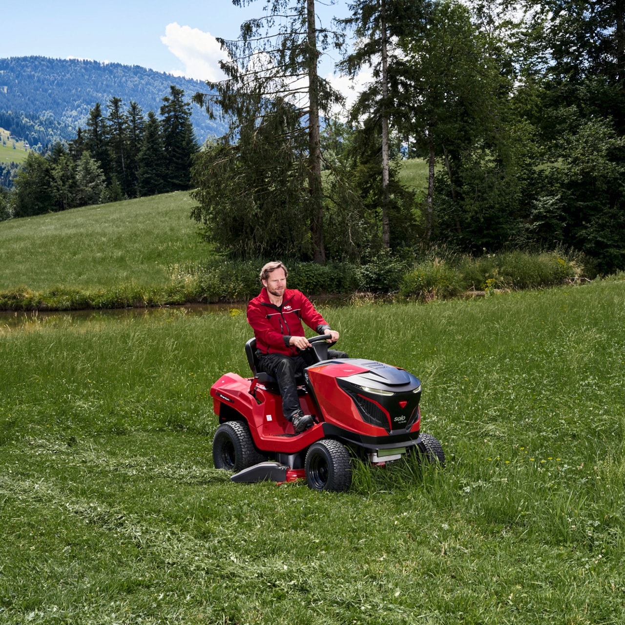 127727-tractor-t22-111-4-hds-a-v2-webshop-mood-1.j