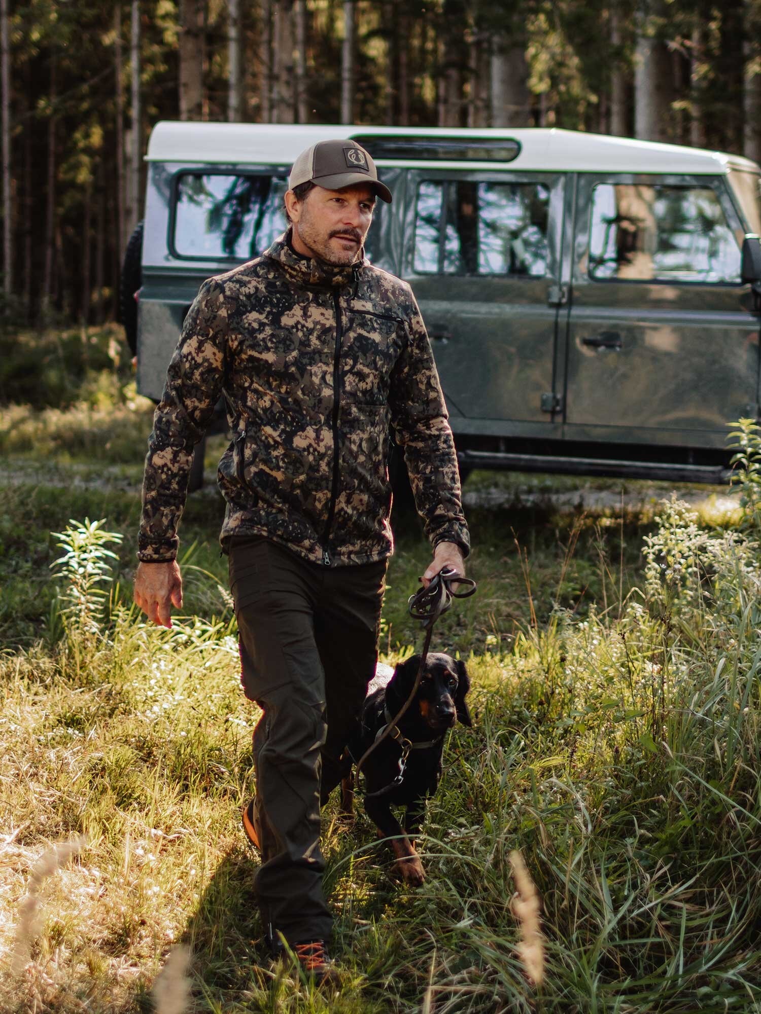 Hunter-Stretch-Zip-Hoodie-Men-with-dog.jpg