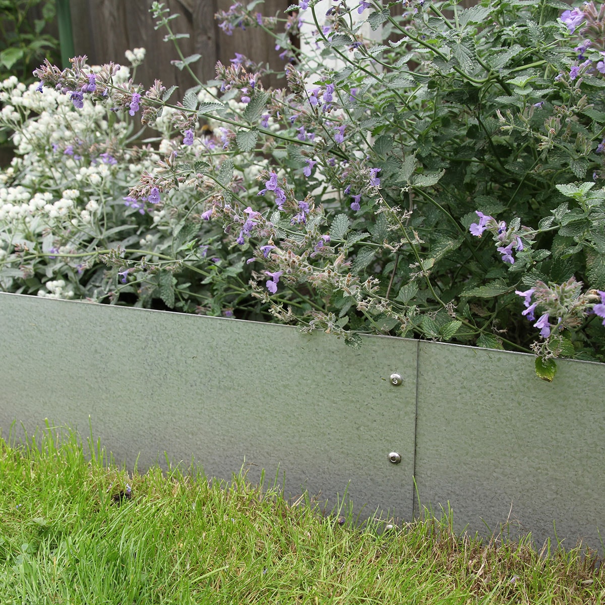 jordankare-flexigarden-med-armeringsjarn-och-skruv