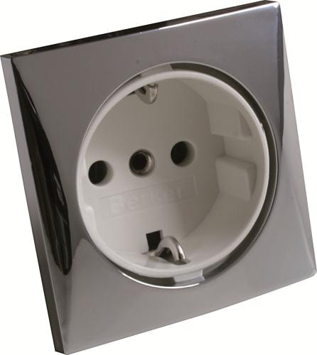 Berker Vägguttag 250V 16A Krom