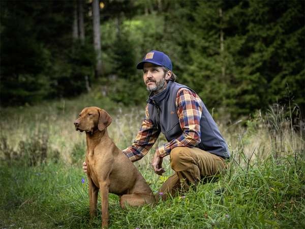 BLA_Logowear-241-Hoefen-2310_PA100408_800x800[1].j