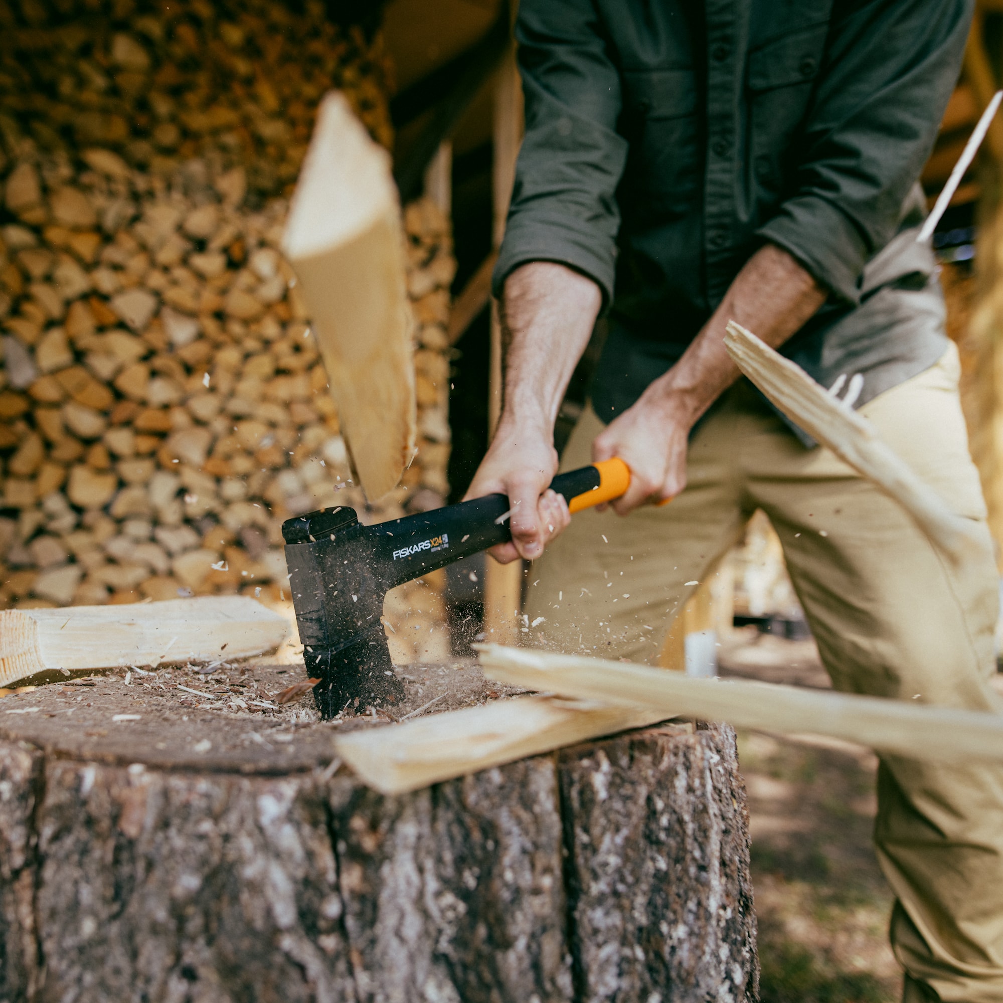 1069104_Fiskars_Xseries_X24_Universal_axe_M_blade_